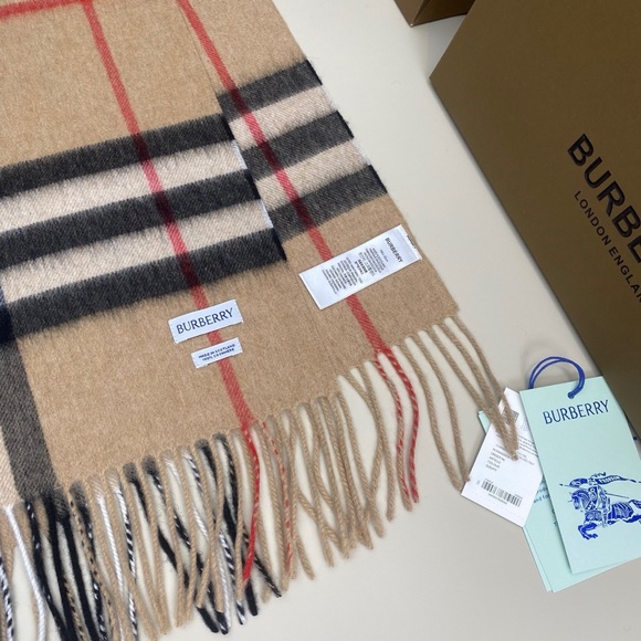 Burberry Cashmere Scarf - Picture 8 of 9